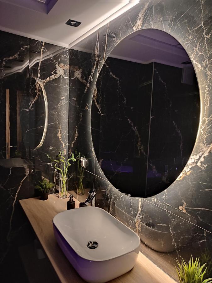Amazing Apartments @ Monastiraki Subway Station 아테네 외부 사진